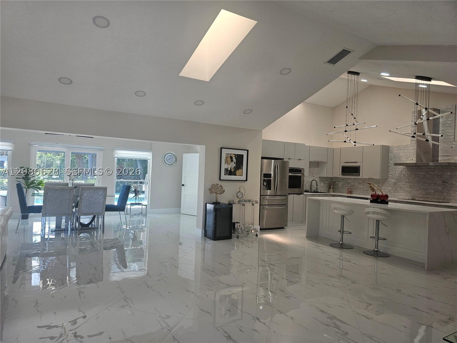 4 Alford Ct, Palm Beach Gardens FL 33418
