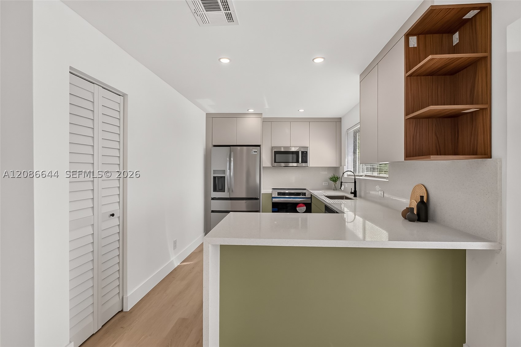 3210 SW 94th Ct, Miami FL 33165