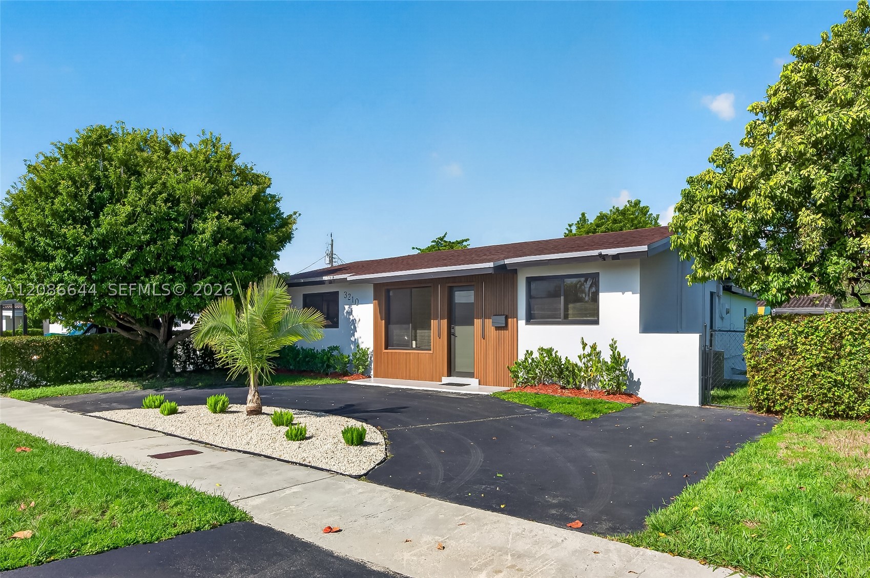 3210 SW 94th Ct, Miami FL 33165