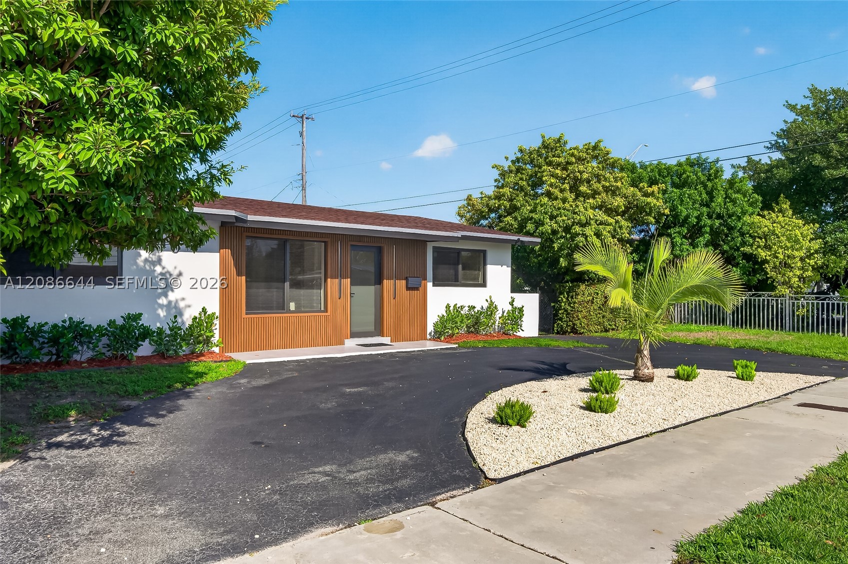 3210 SW 94th Ct, Miami FL 33165