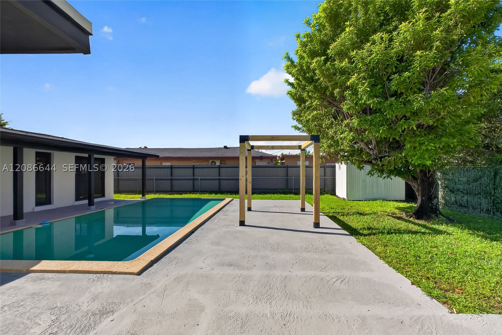 3210 SW 94th Ct, Miami FL 33165