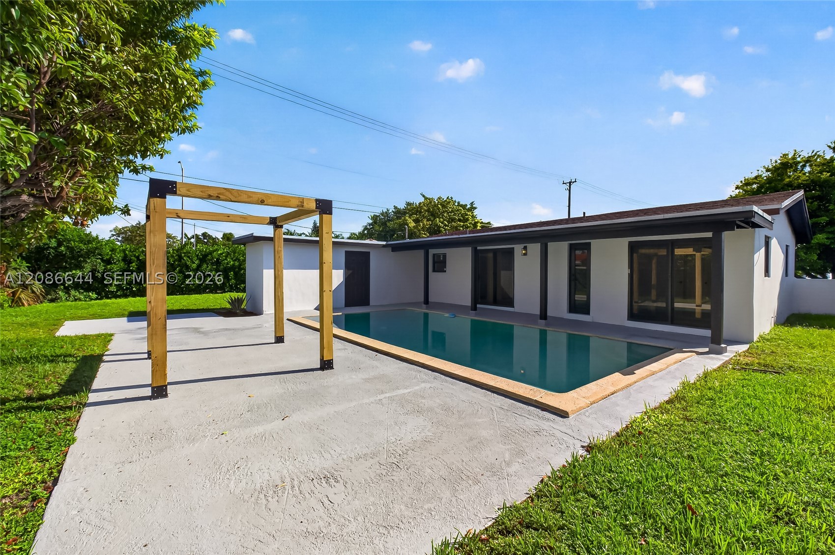3210 SW 94th Ct, Miami FL 33165