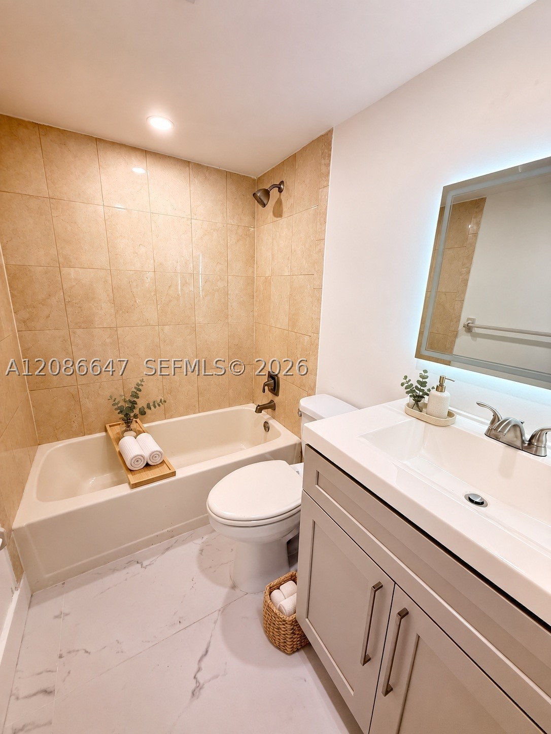 1811 Sabal Palm Dr #202, Davie FL 33324