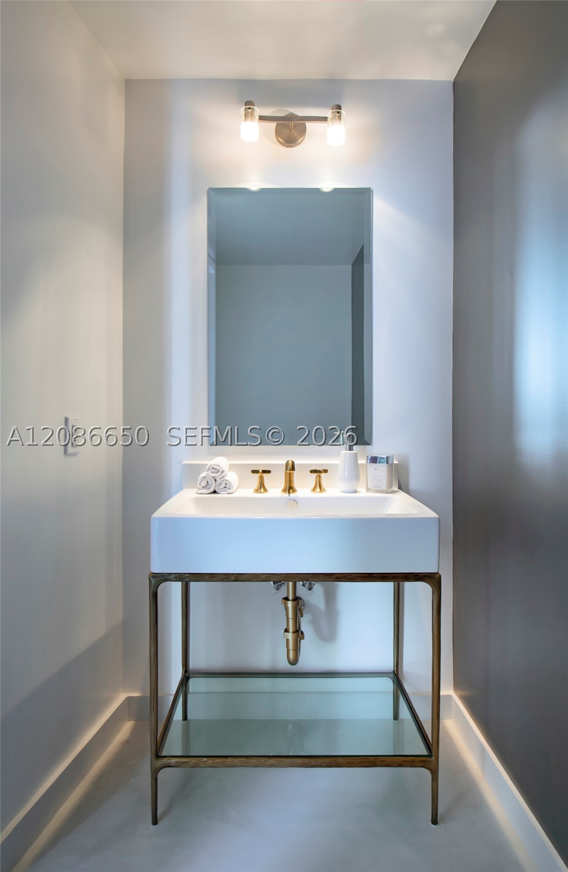 1060 Brickell Ave #1015, Miami FL 33131