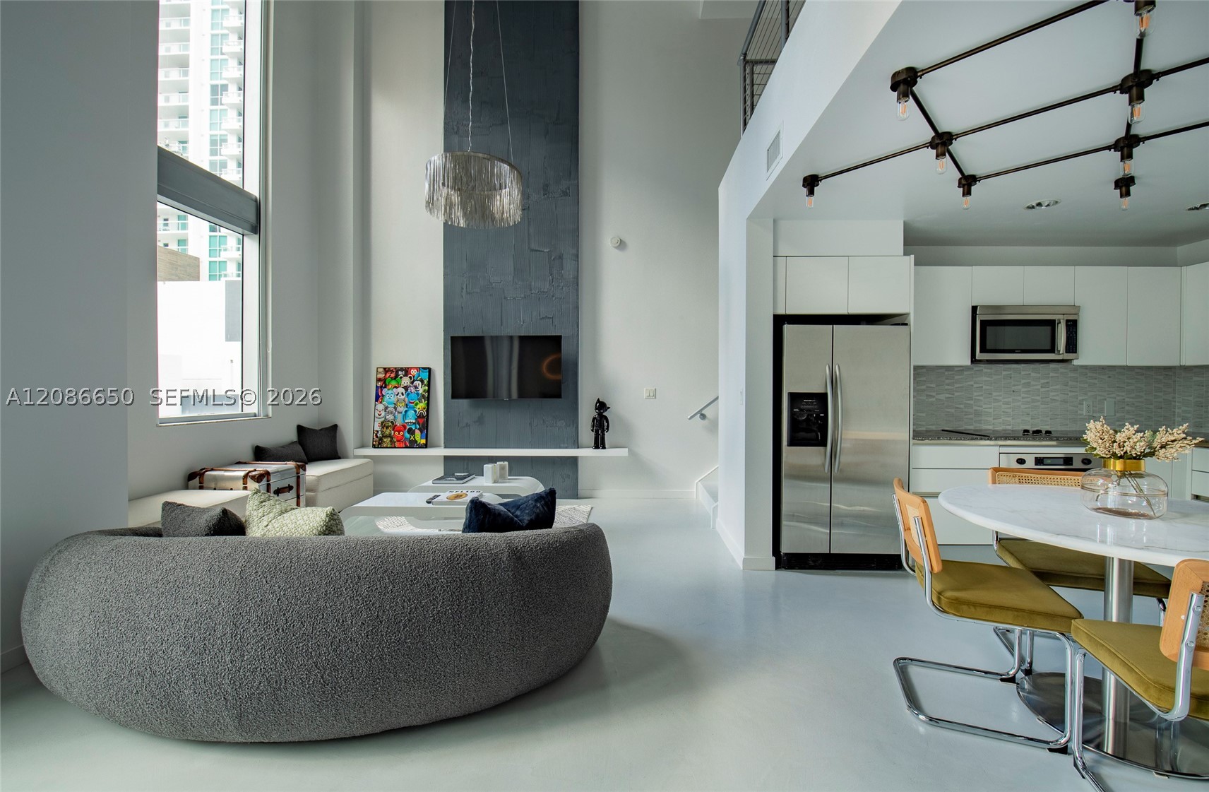 1060 Brickell Ave #1015, Miami FL 33131