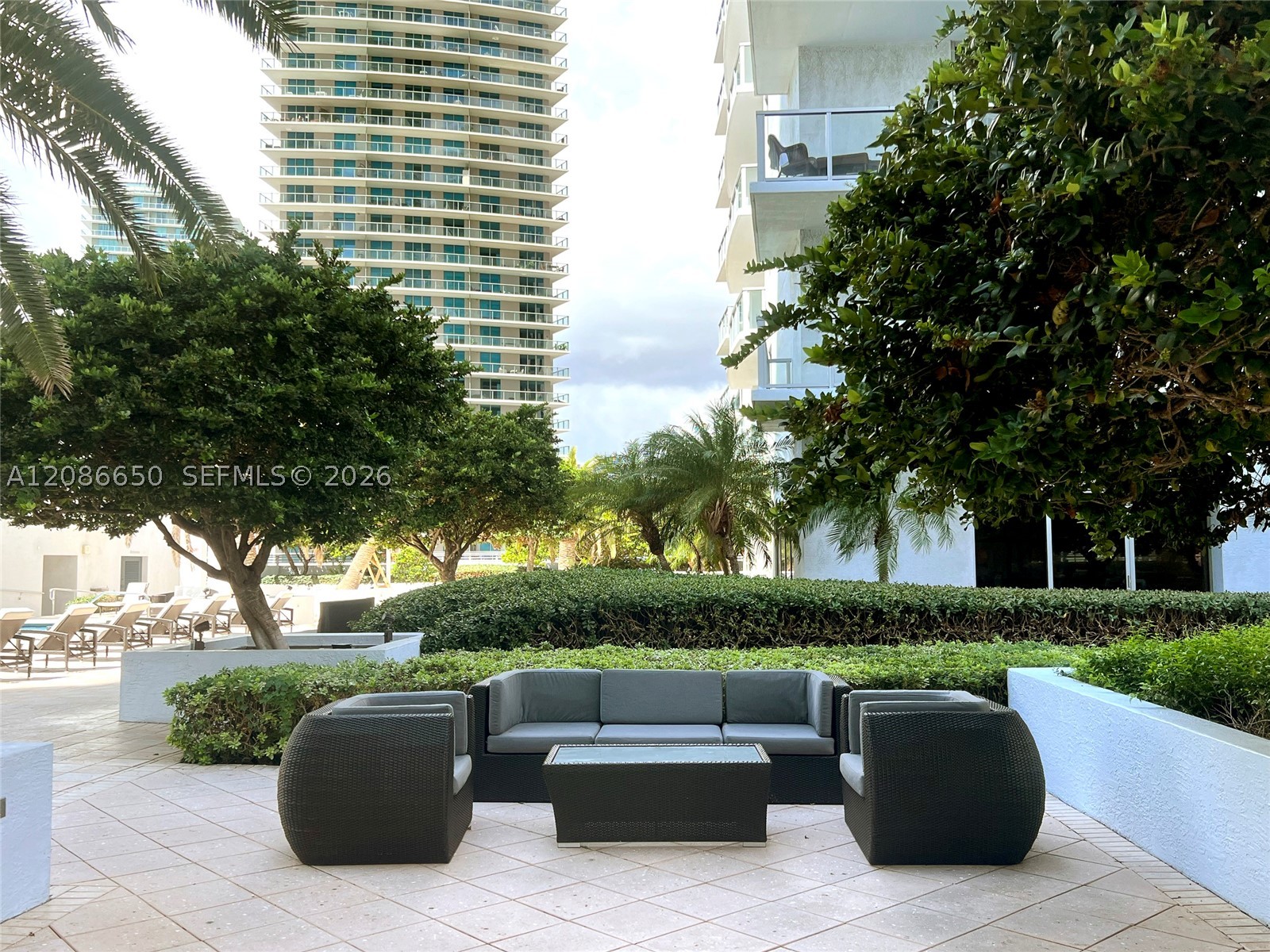 1060 Brickell Ave #1015, Miami FL 33131
