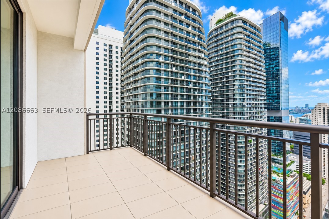 999 SW 1st Ave #UPH12, Miami FL 33130