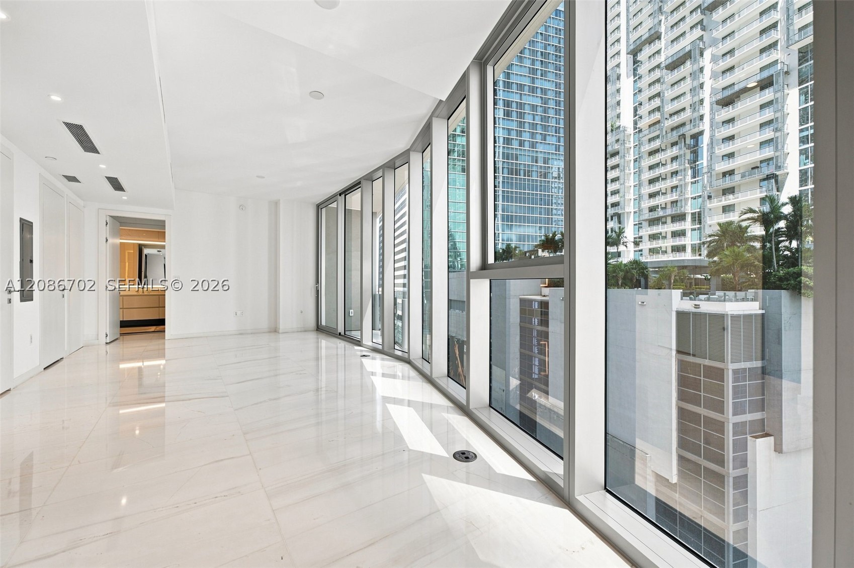 300 Biscayne Blvd Way #1106, Miami FL 33131