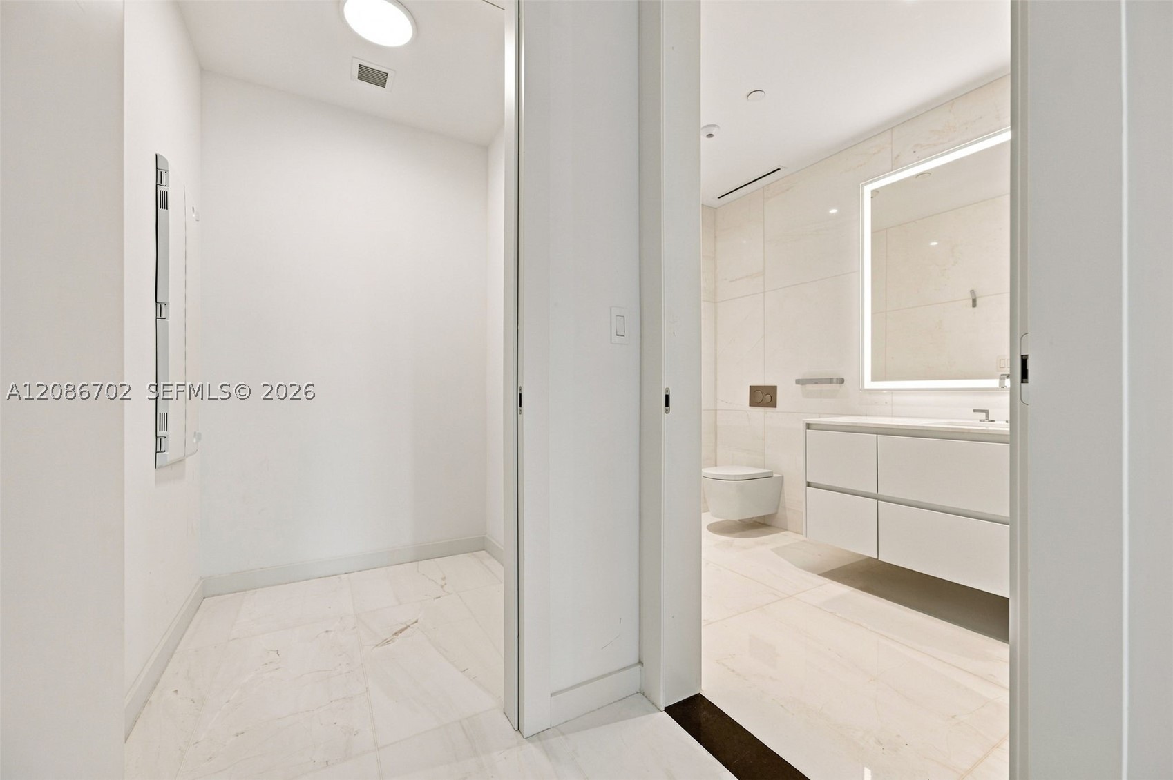 300 Biscayne Blvd Way #1106, Miami FL 33131