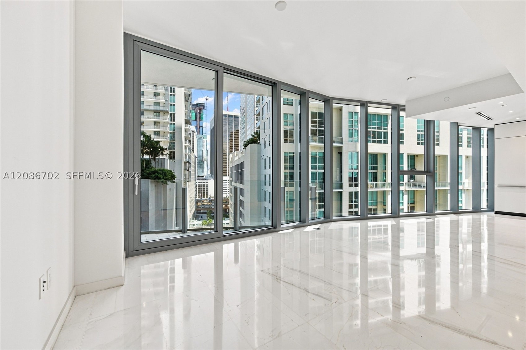 300 Biscayne Blvd Way #1106, Miami FL 33131