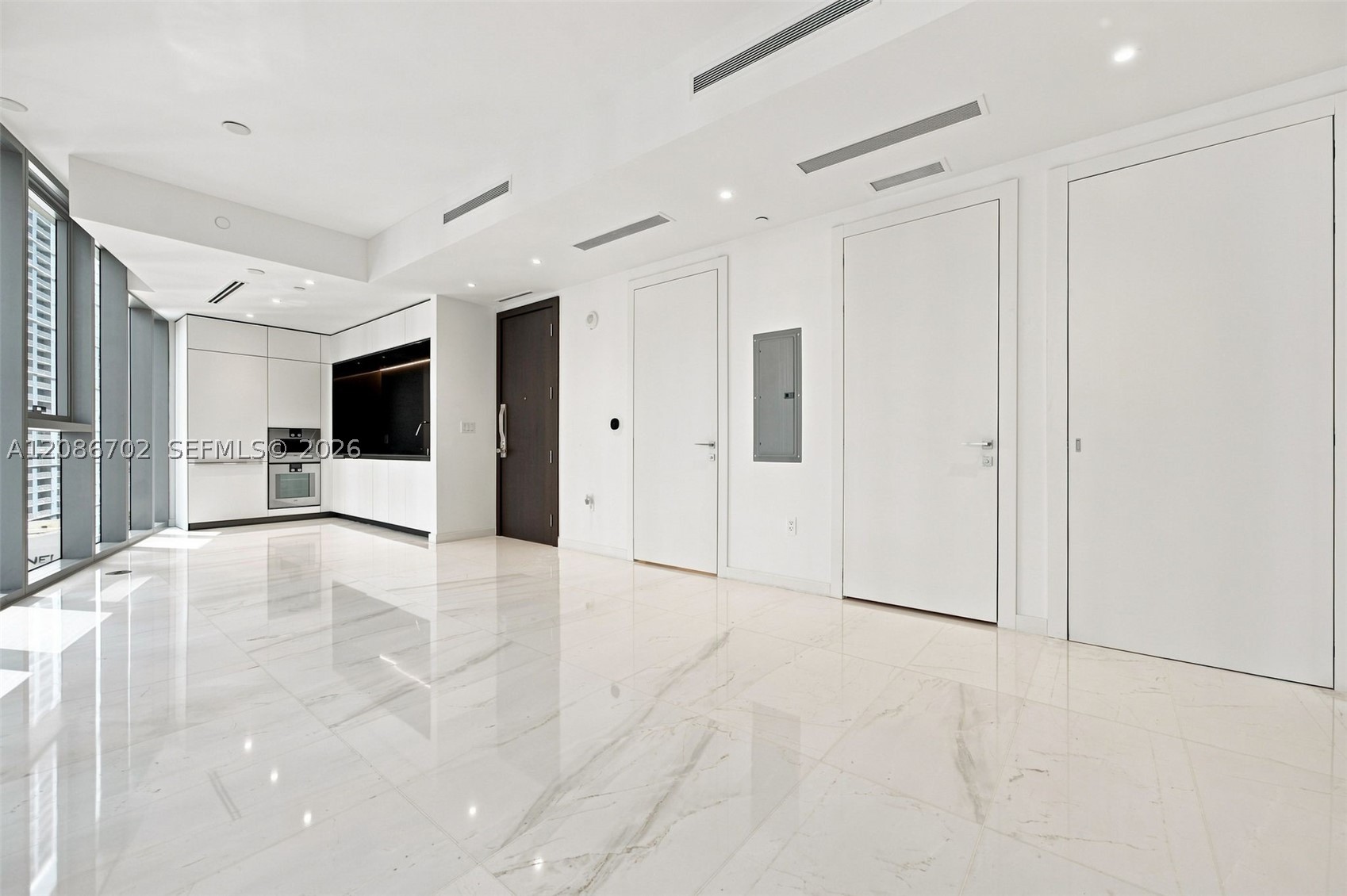 300 Biscayne Blvd Way #1106, Miami FL 33131