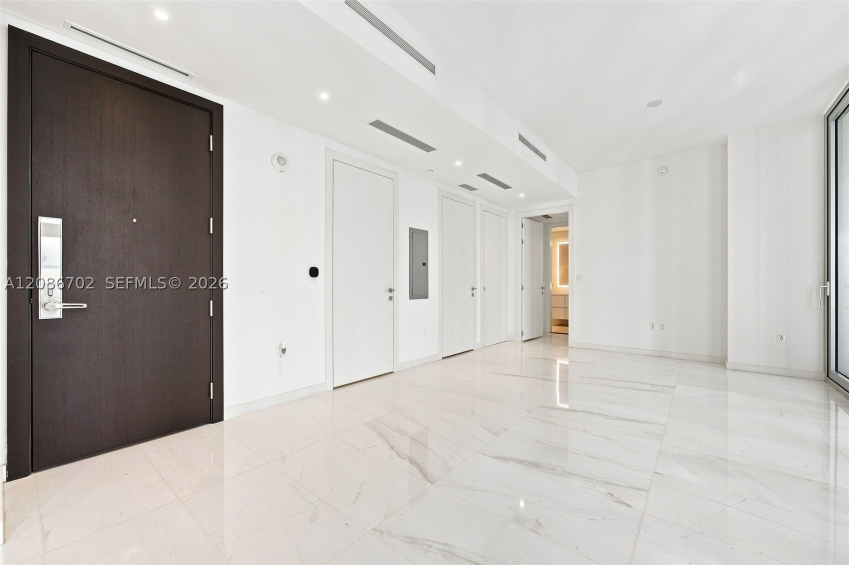 300 Biscayne Blvd Way #1106, Miami FL 33131
