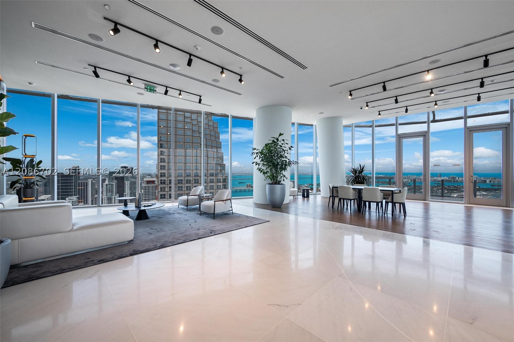 300 Biscayne Blvd Way #1106, Miami FL 33131