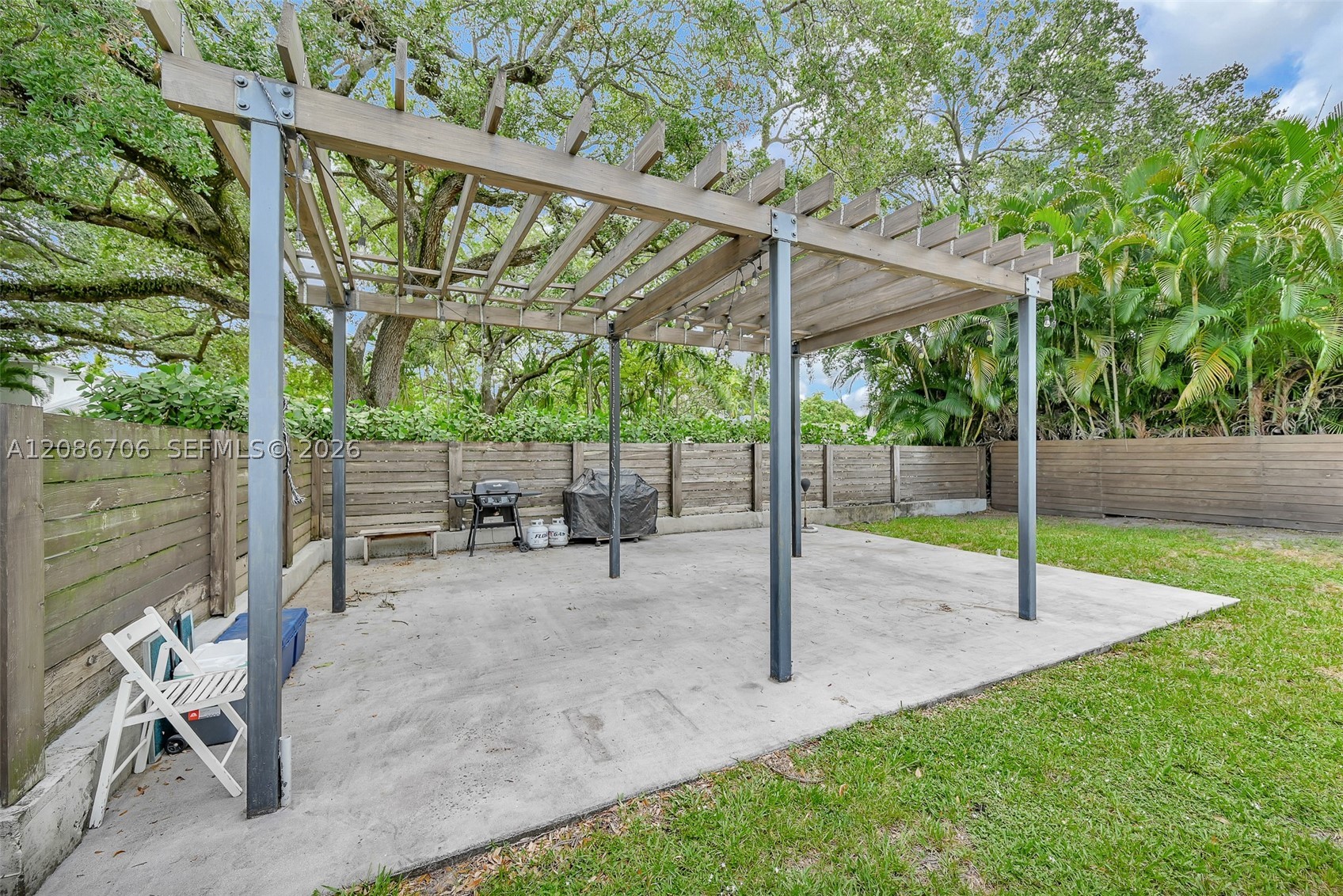 295 De Leon Dr, Miami Springs FL 33166