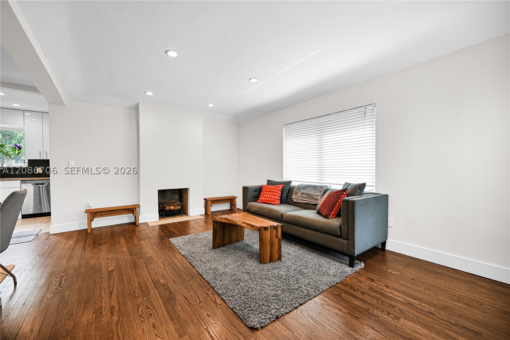 295 De Leon Dr, Miami Springs FL 33166