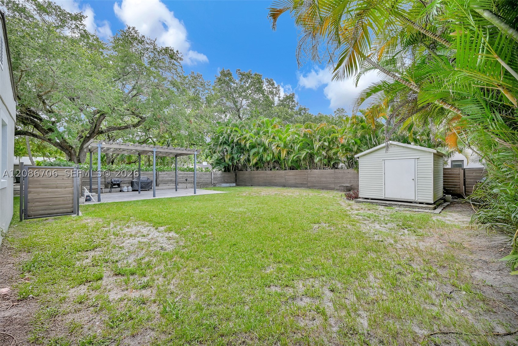 295 De Leon Dr, Miami Springs FL 33166