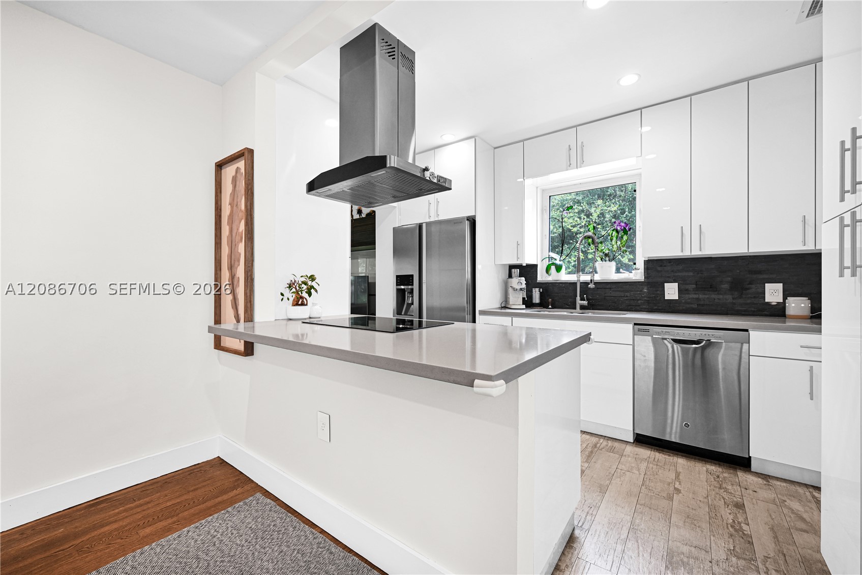 295 De Leon Dr, Miami Springs FL 33166