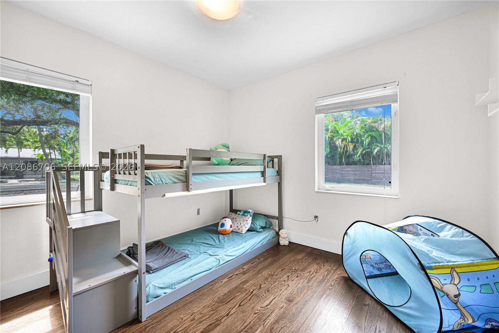 295 De Leon Dr, Miami Springs FL 33166