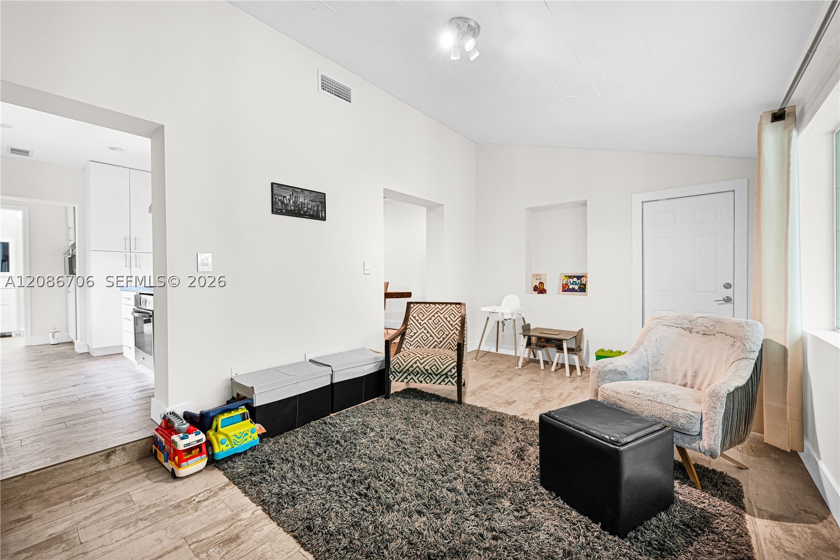 295 De Leon Dr, Miami Springs FL 33166
