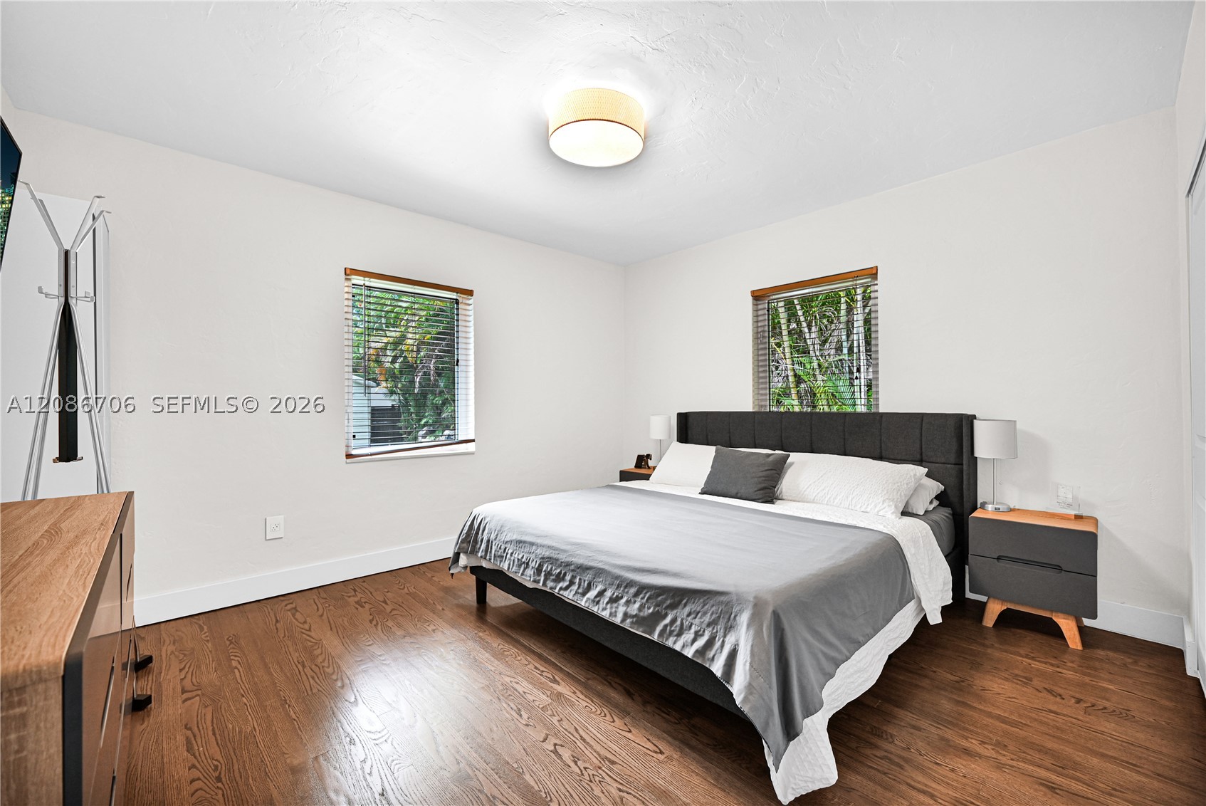 295 De Leon Dr, Miami Springs FL 33166