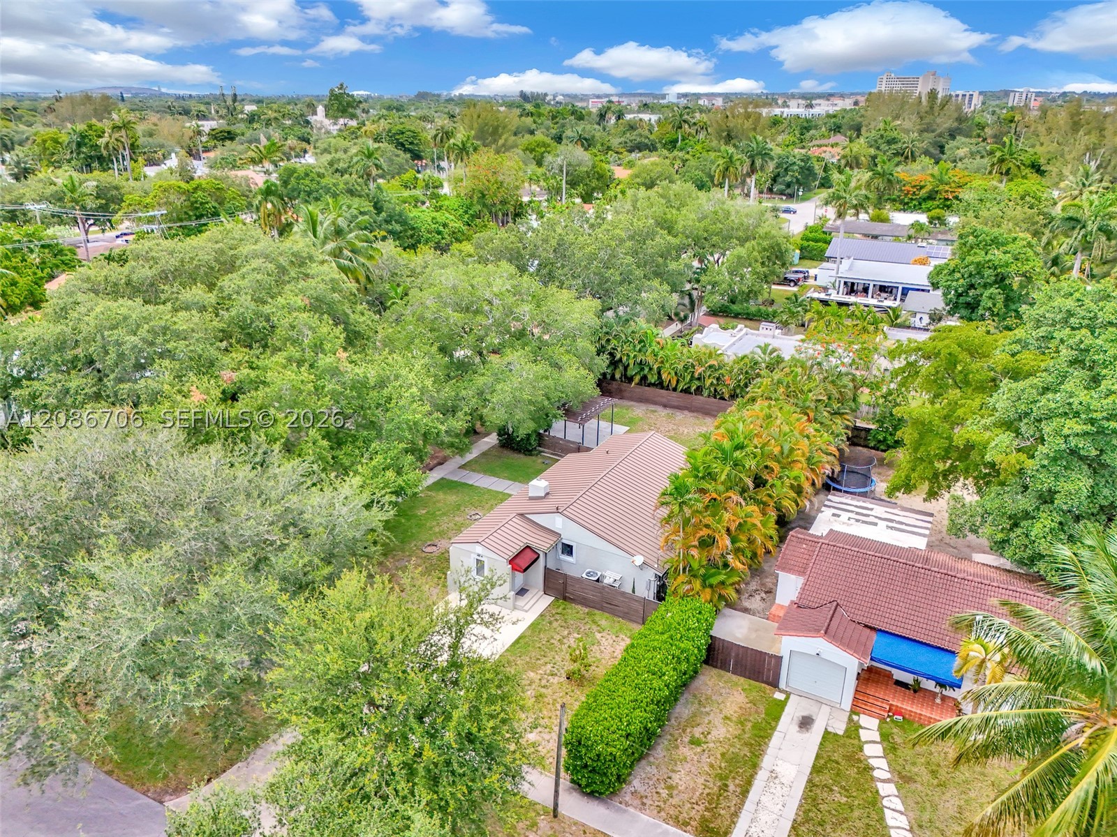 295 De Leon Dr, Miami Springs FL 33166
