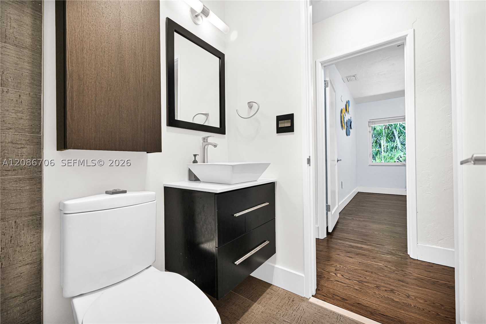295 De Leon Dr, Miami Springs FL 33166