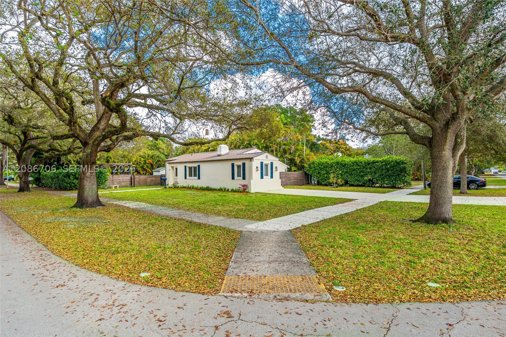 295 De Leon Dr, Miami Springs FL 33166