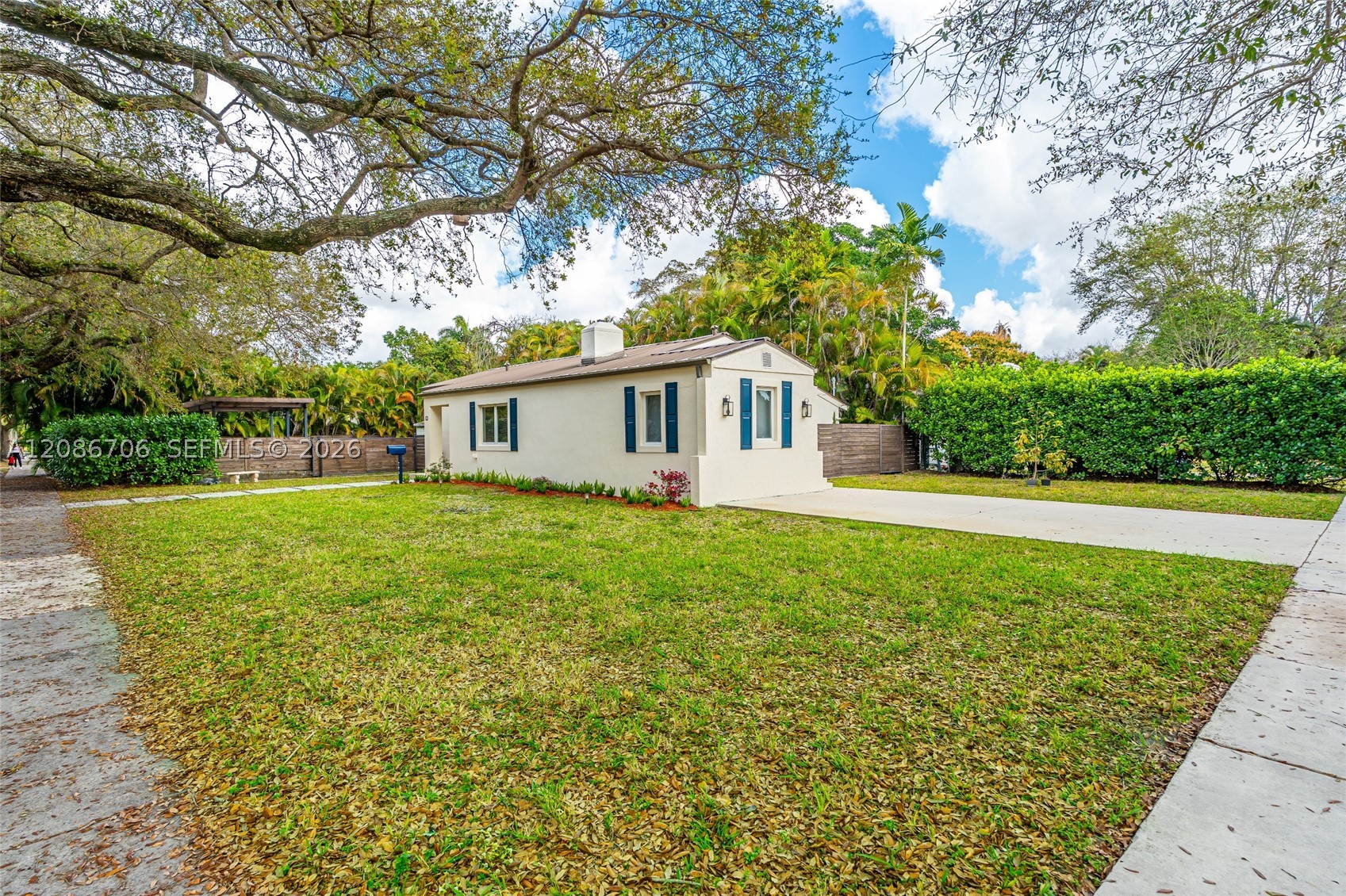 295 De Leon Dr, Miami Springs FL 33166