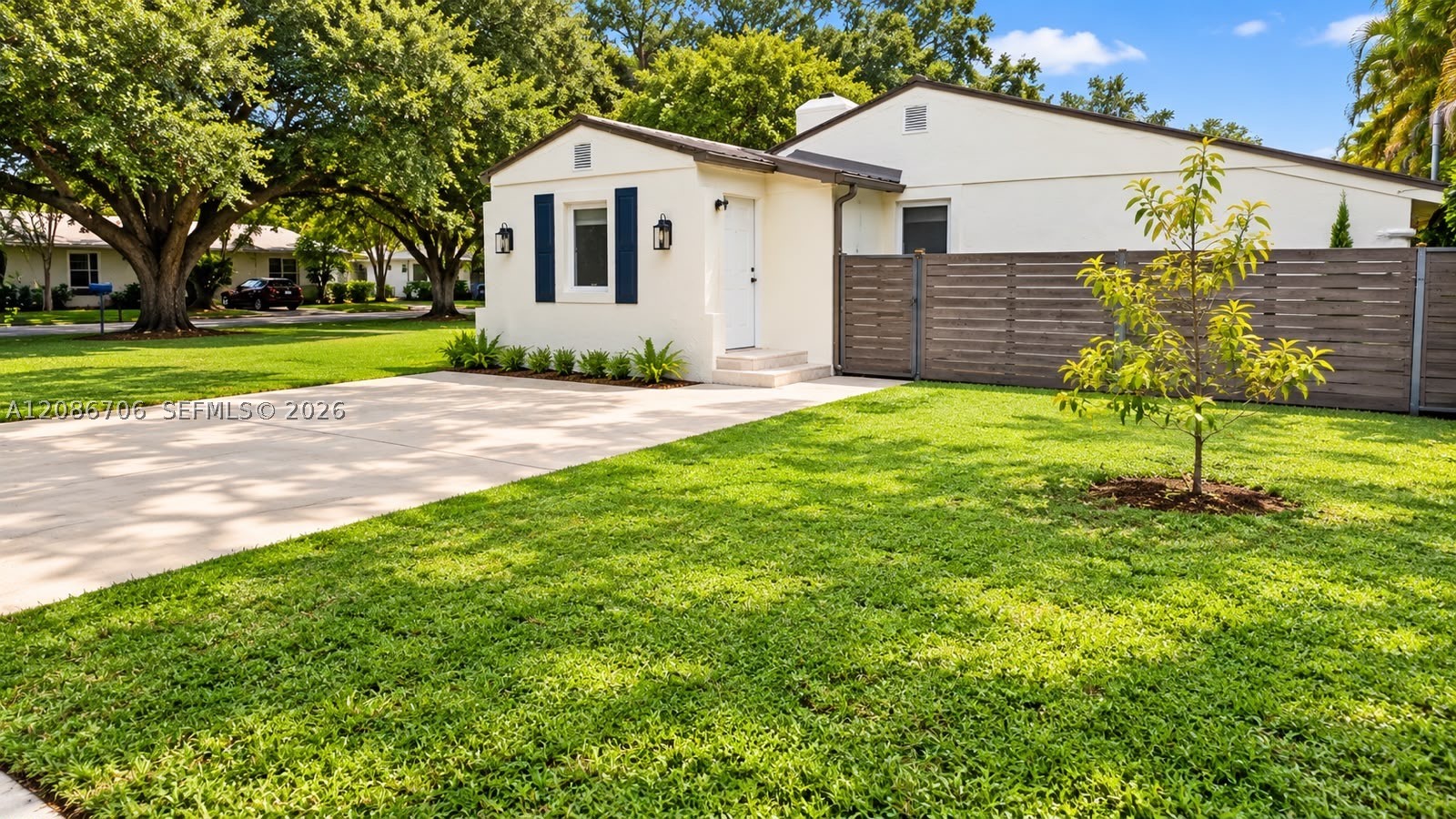 295 De Leon Dr, Miami Springs FL 33166