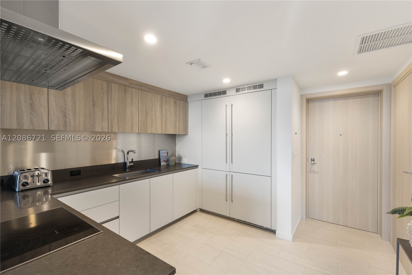1000 Brickell Plaza #2704, Miami FL 33131