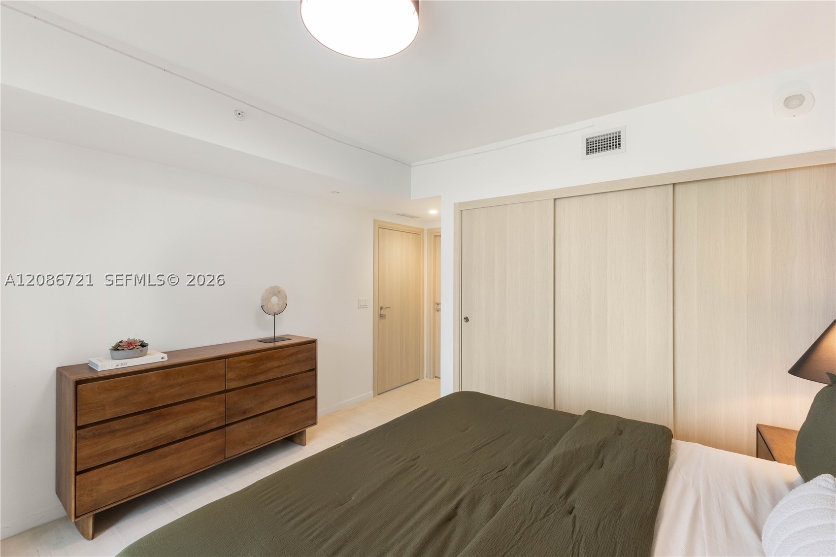 1000 Brickell Plaza #2704, Miami FL 33131