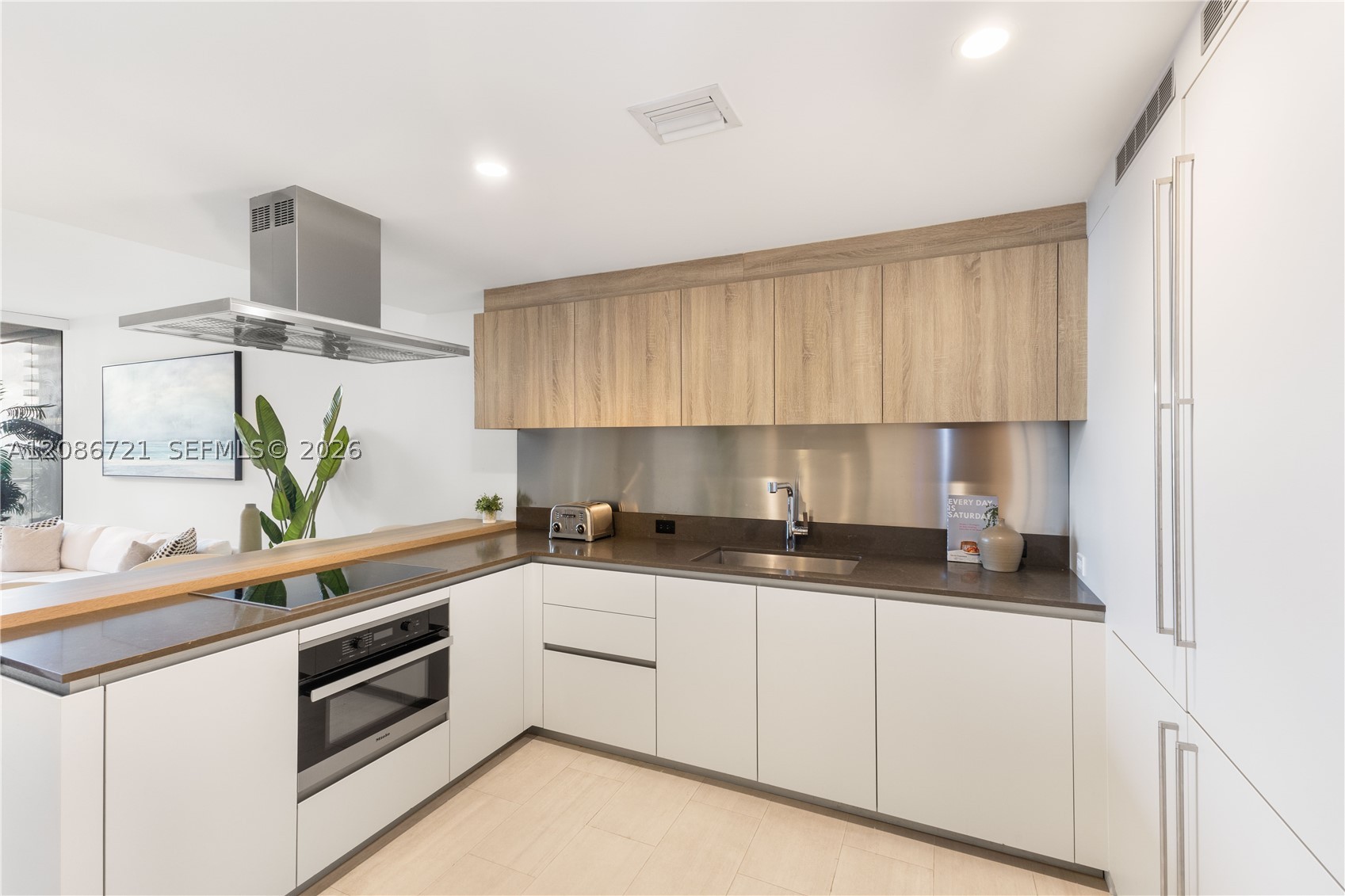 1000 Brickell Plaza #2704, Miami FL 33131