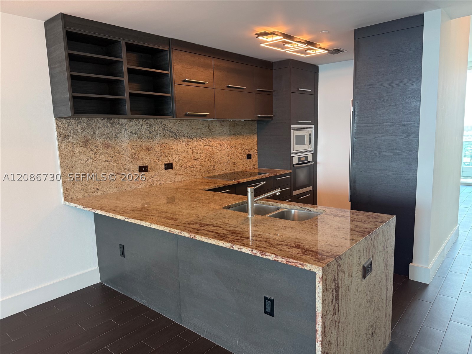 900 Biscayne Blvd #3502, Miami FL 33132