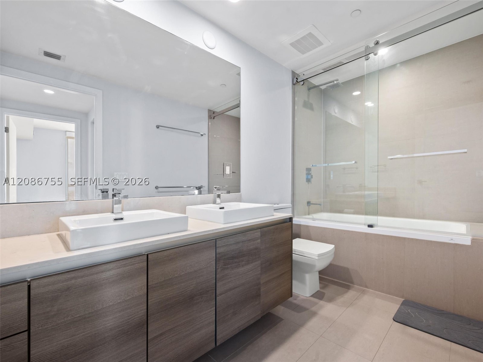 1080 Brickell Ave #1403, Miami FL 33131
