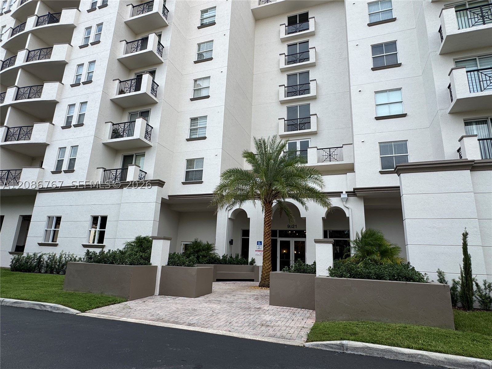 9021 SW 94th St #303, Miami FL 33176