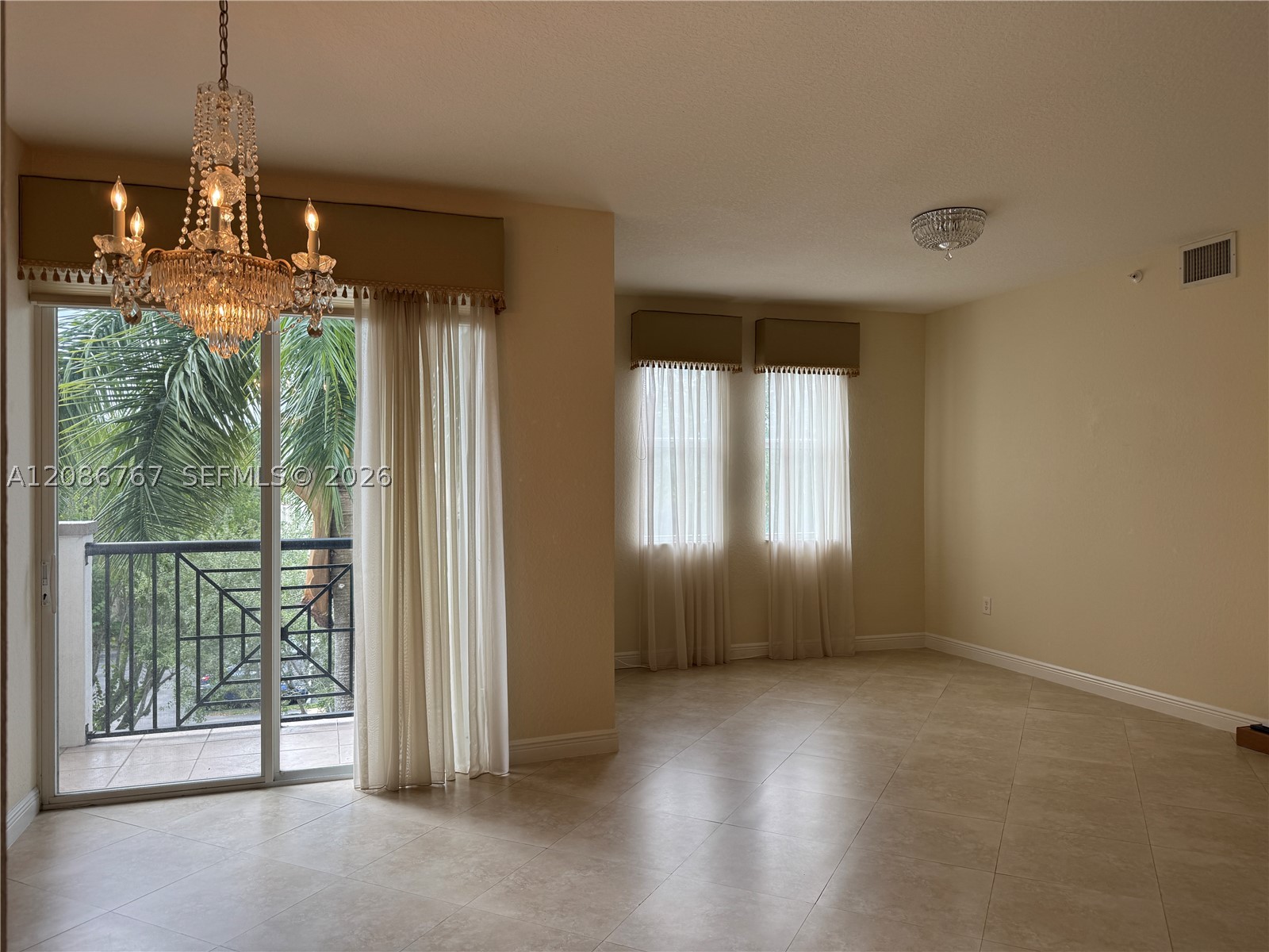 9021 SW 94th St #303, Miami FL 33176