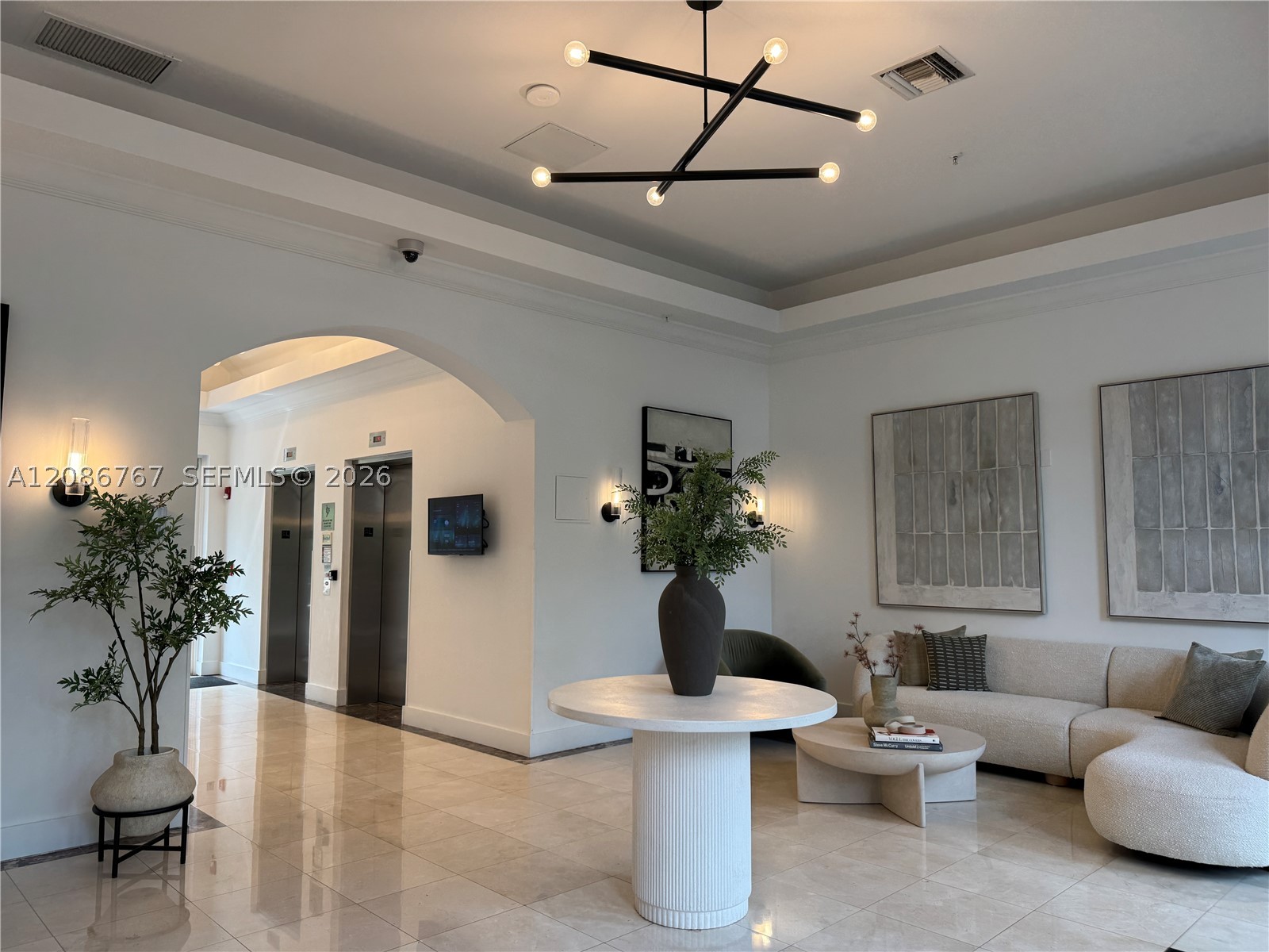 9021 SW 94th St #303, Miami FL 33176