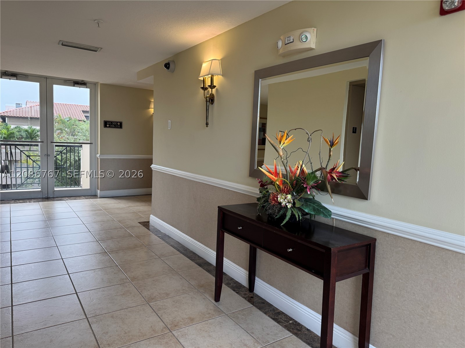 9021 SW 94th St #303, Miami FL 33176