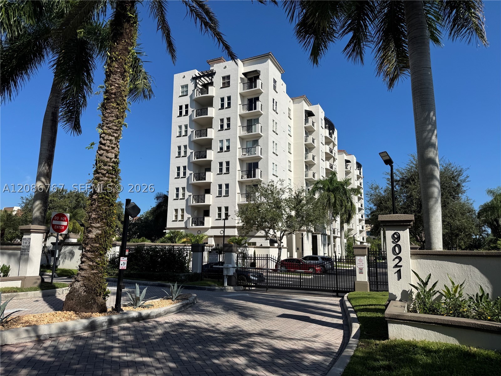 9021 SW 94th St #303, Miami FL 33176
