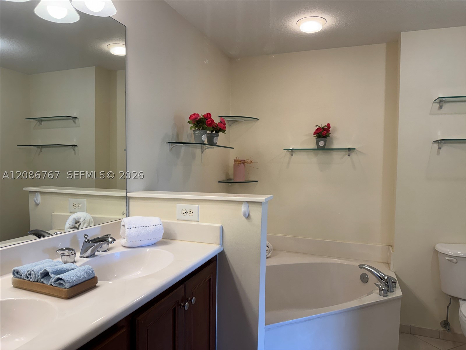9021 SW 94th St #303, Miami FL 33176
