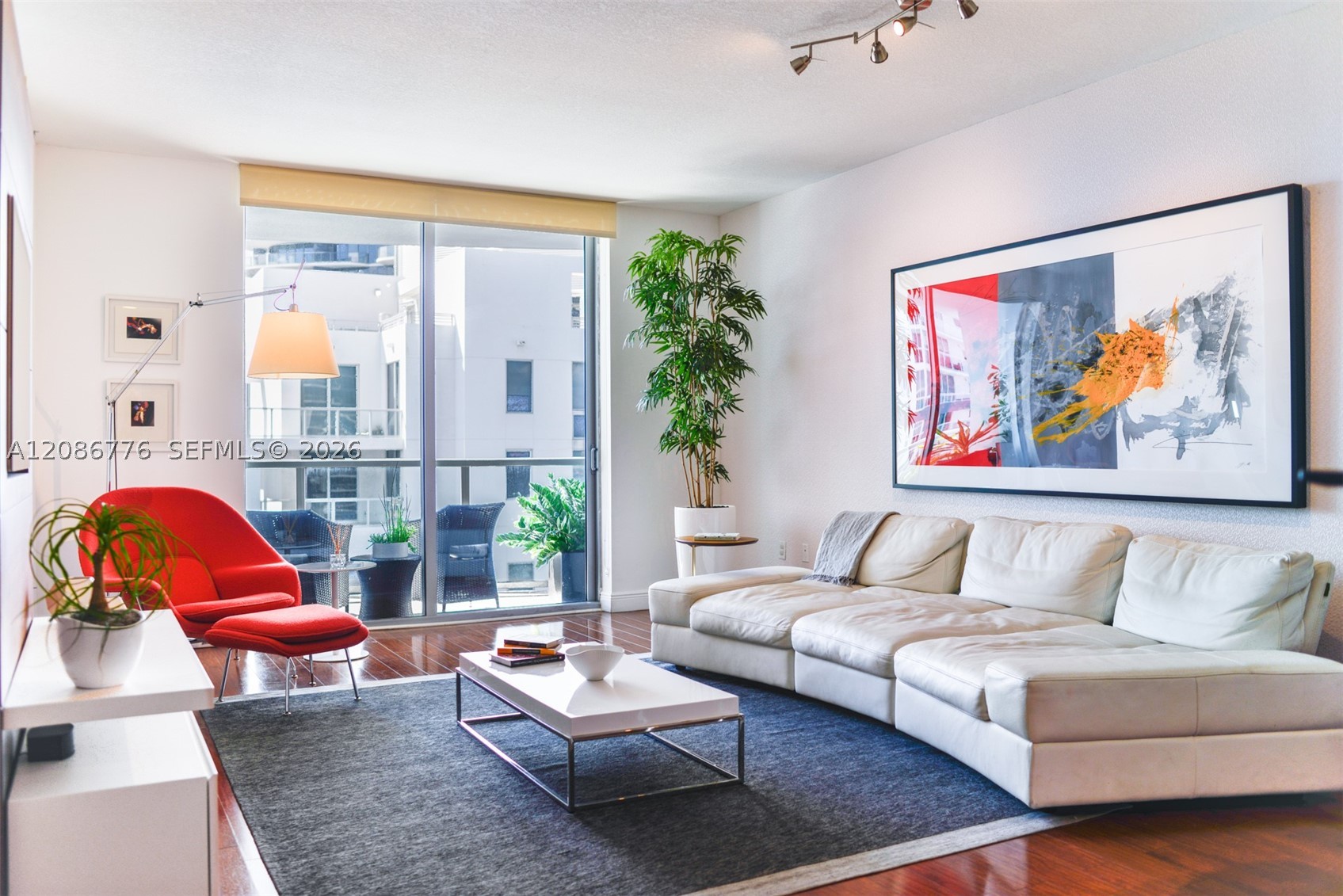 1060 Brickell Ave #3515, Miami FL 33131