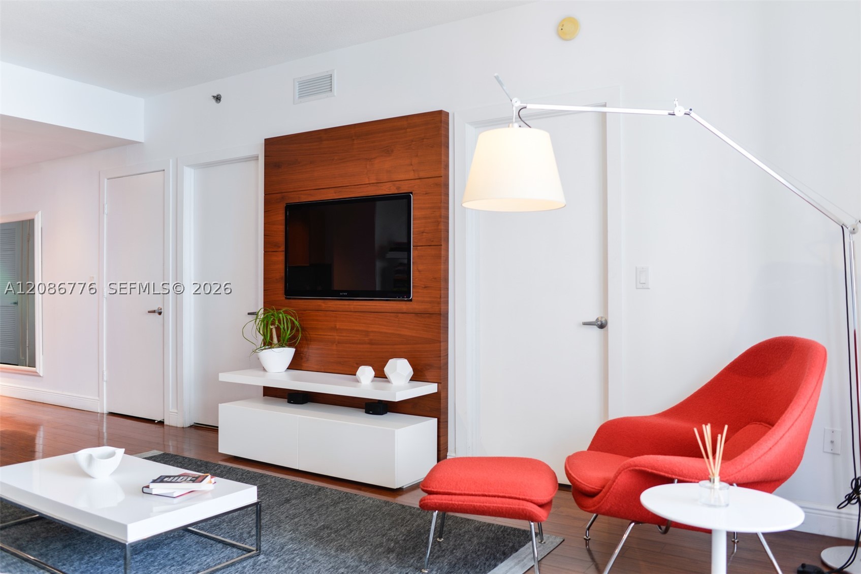 1060 Brickell Ave #3515, Miami FL 33131
