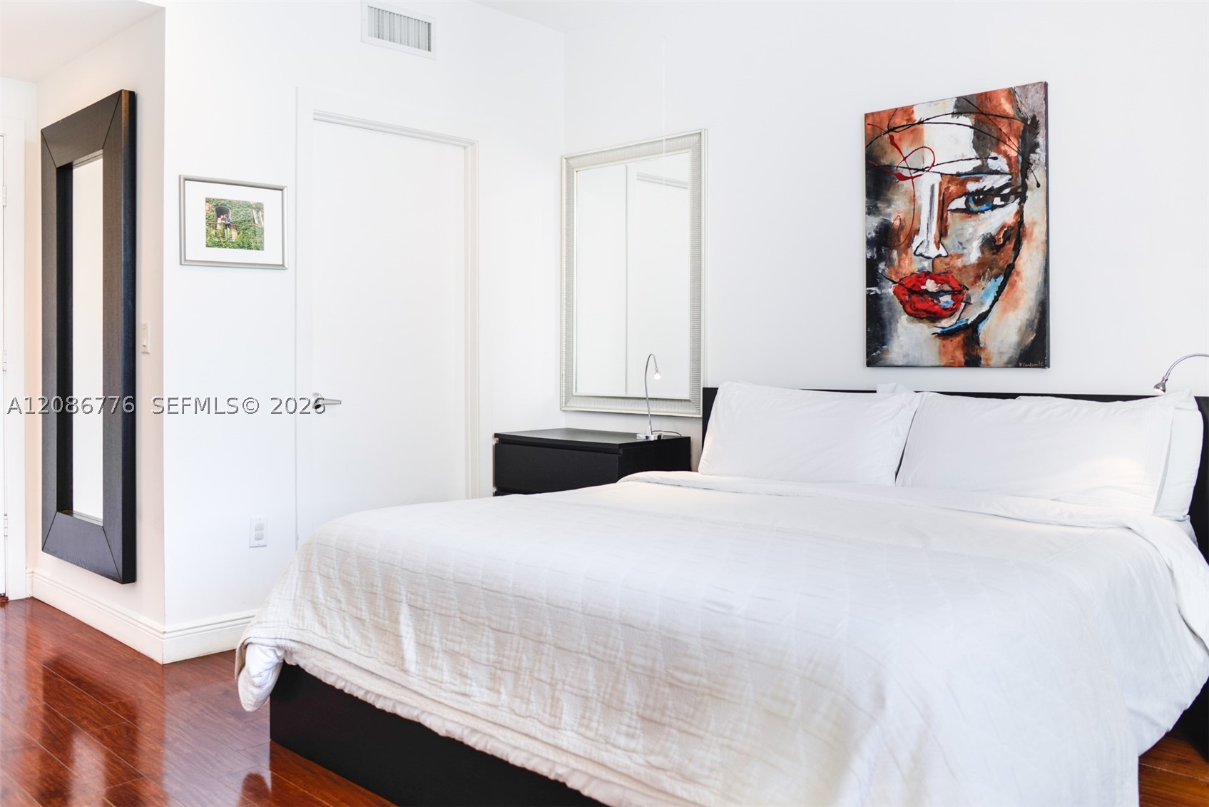 1060 Brickell Ave #3515, Miami FL 33131