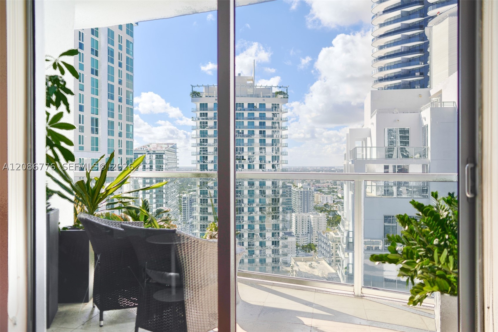 1060 Brickell Ave #3515, Miami FL 33131