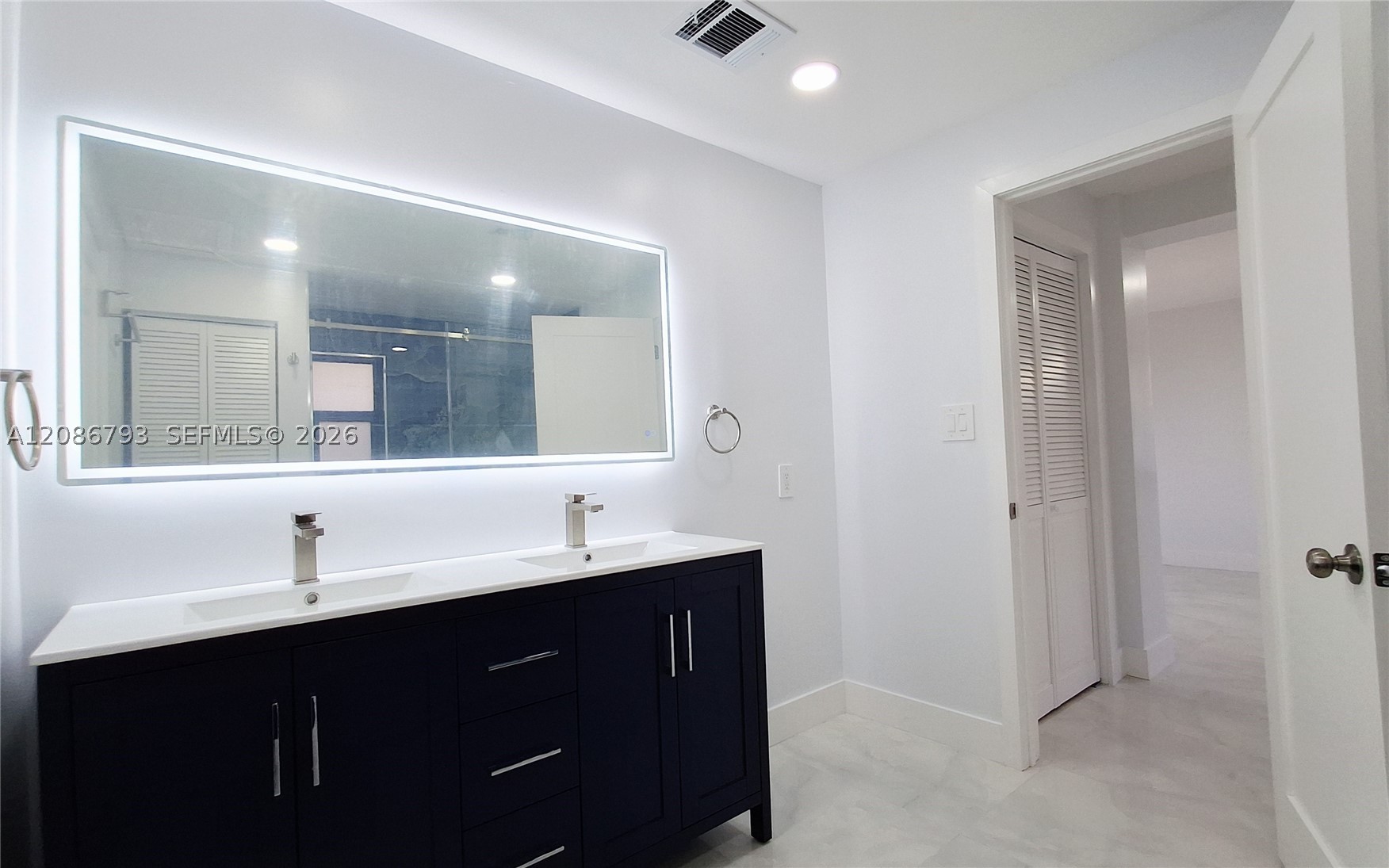 216 Shadow Way, Miami Springs FL 33166