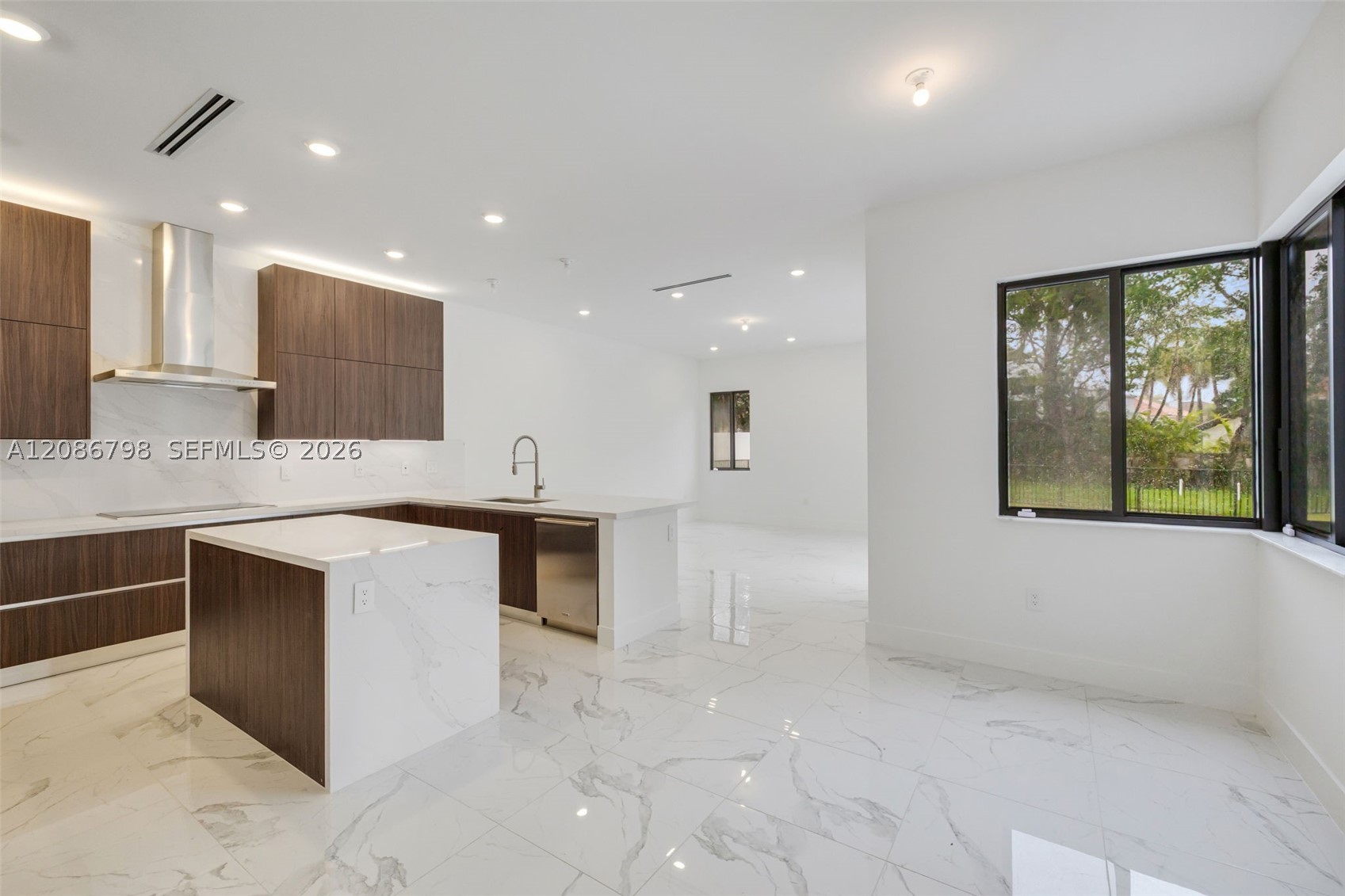 19749 NE 16th Pl #19749, Miami FL 33179