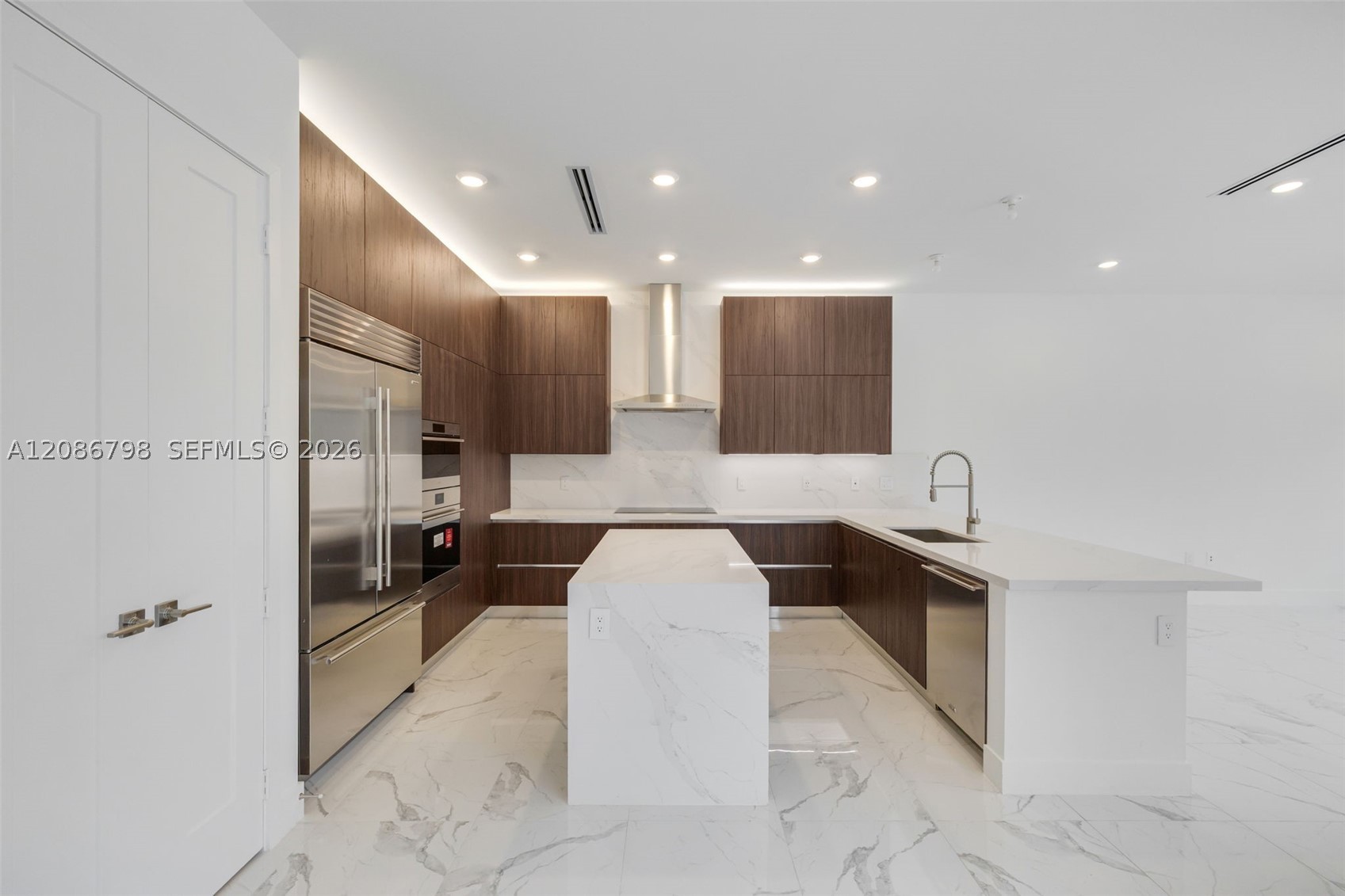 19749 NE 16th Pl #19749, Miami FL 33179