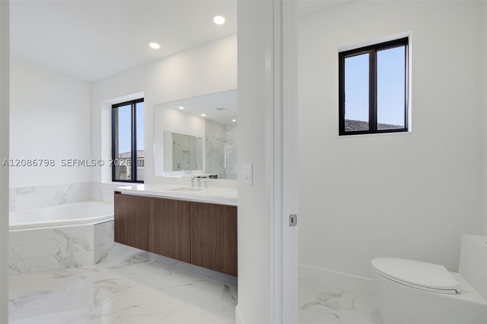 19749 NE 16th Pl #19749, Miami FL 33179