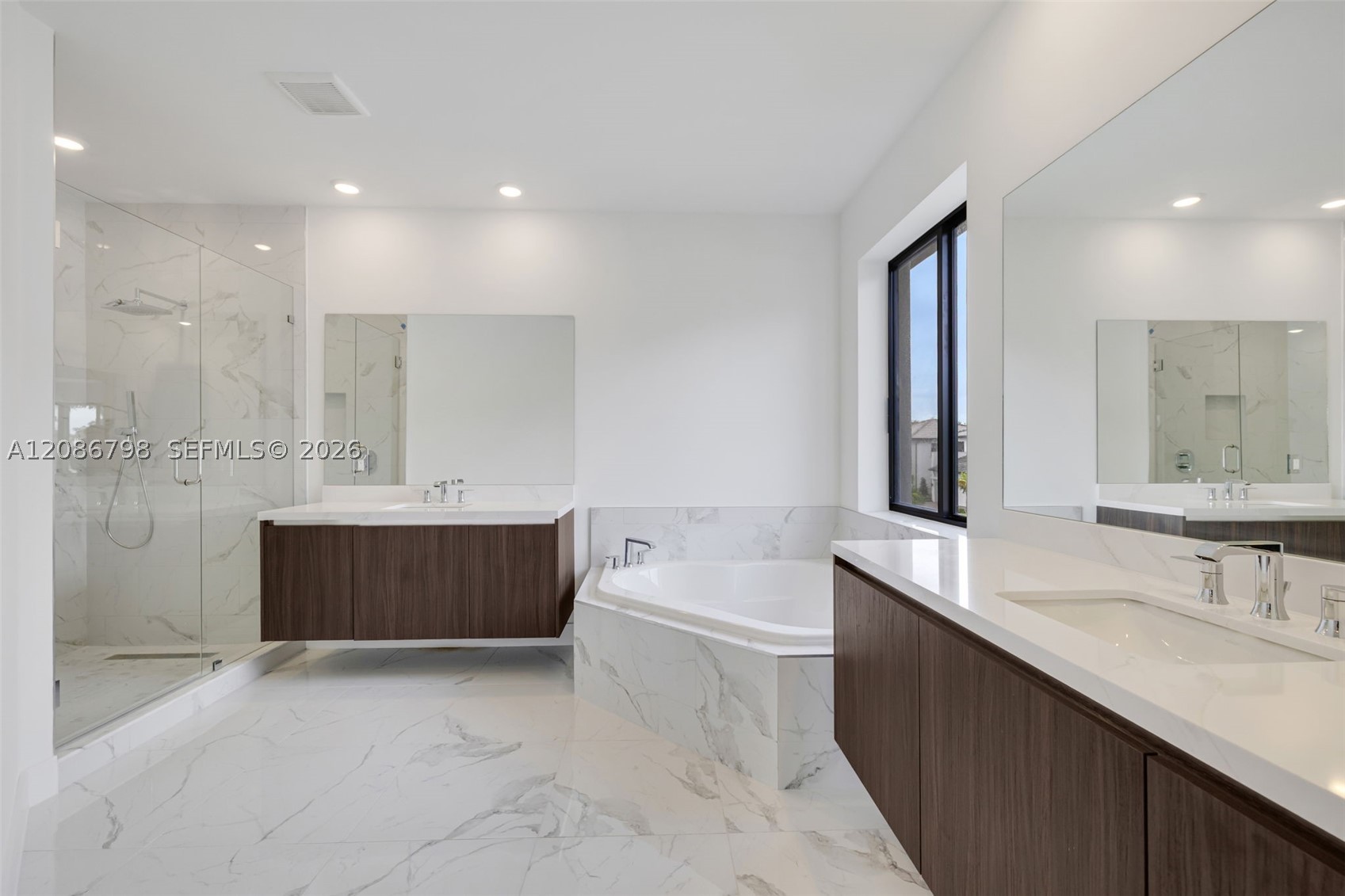 19749 NE 16th Pl #19749, Miami FL 33179
