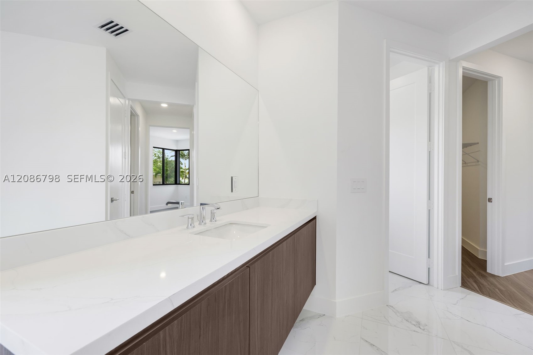 19749 NE 16th Pl #19749, Miami FL 33179